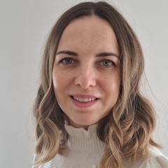Dr. Gabriela Roman