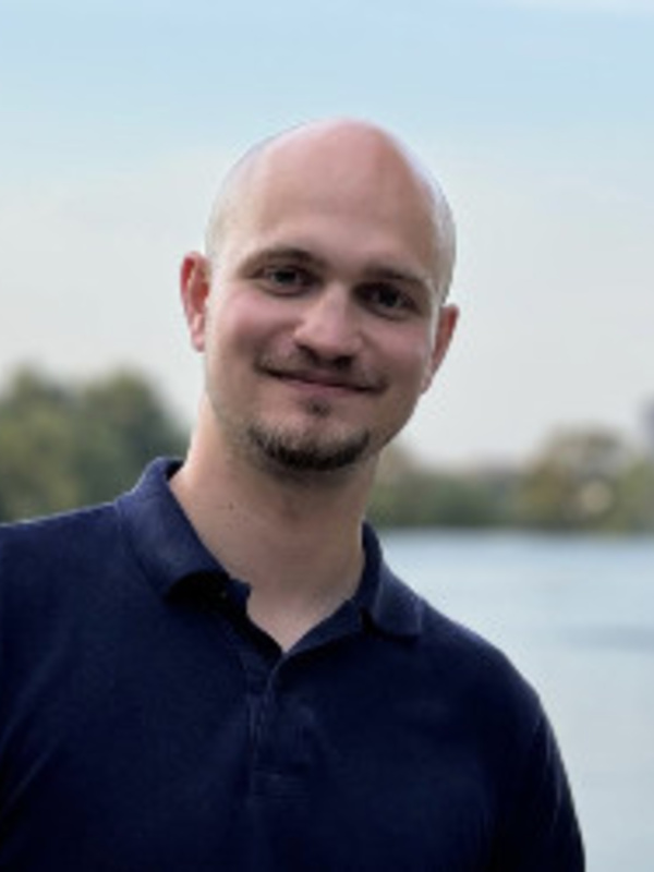  Andrzej  Uhl